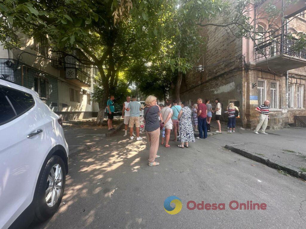 Жителям разрушенного дома на Кутузакя в Одессе разрешили забрать вещи