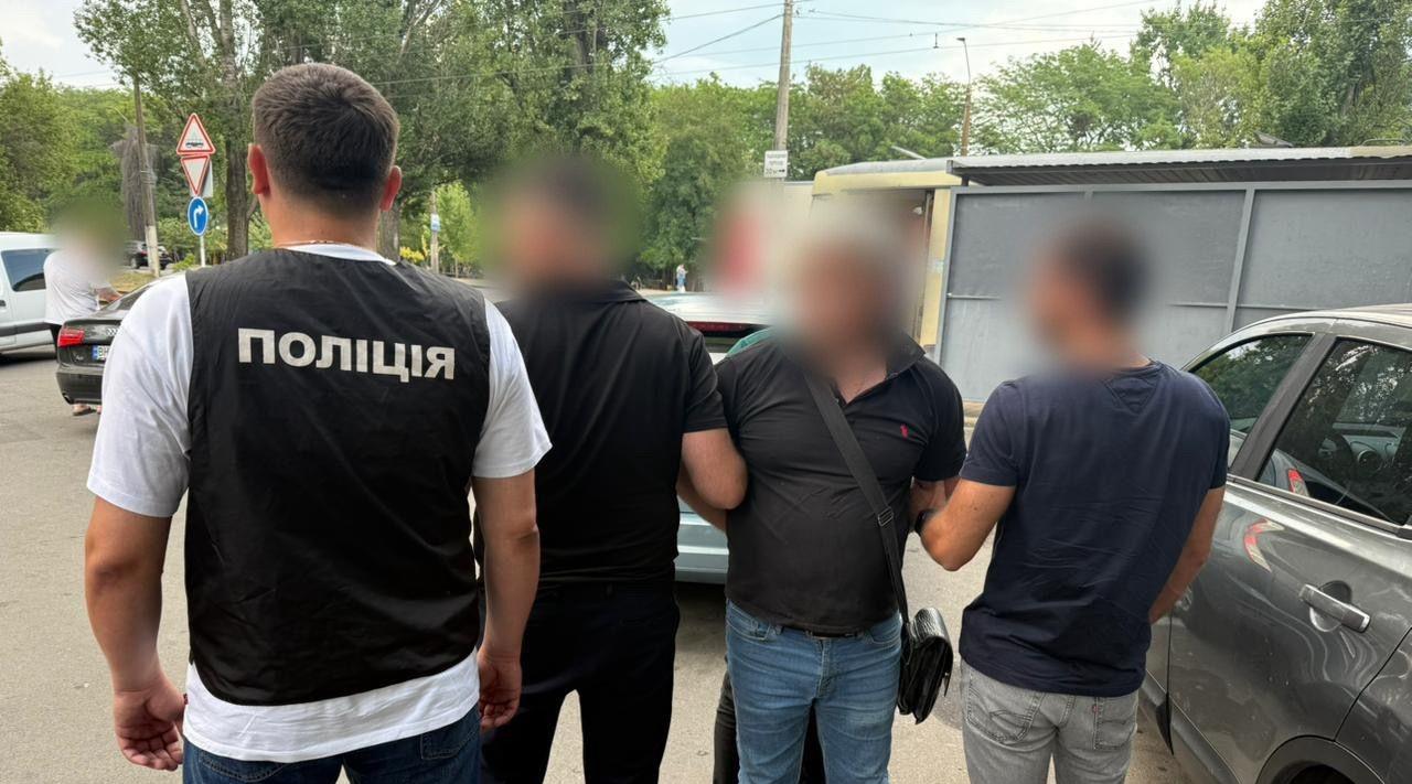 1500 долларов за разрешение на торговлю у моря: в Одессе чиновник попался на взятке