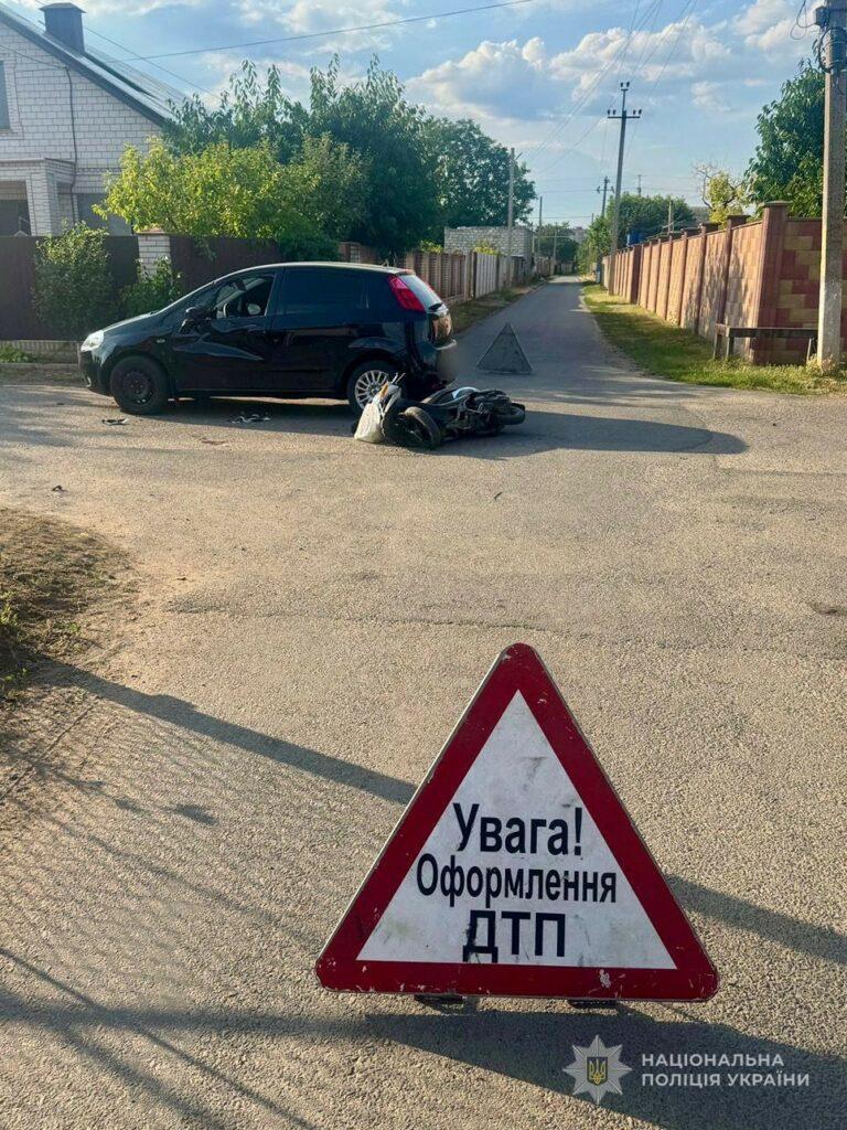 Легковик та мопед зіткнулися на Одещині: травмувався водій двоколісника