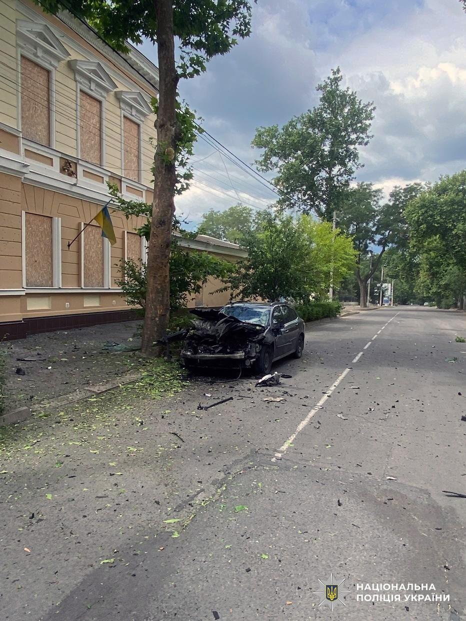 Двоє людей загинули та шестеро отримали поранення внаслідок російських атак по Херсонщині