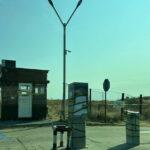 В Одессе демонтируют незаконные шлагбаумы на побережье Черного моря