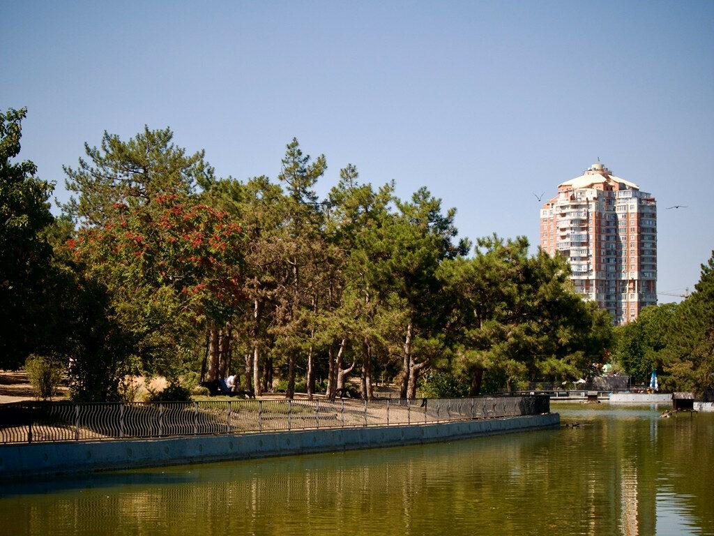 Прогулка по парку Победы: как выглядит самая ухоженная зеленая зона Одессы