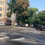 Коммунальщики обновляют дорожную разметку в Одессе