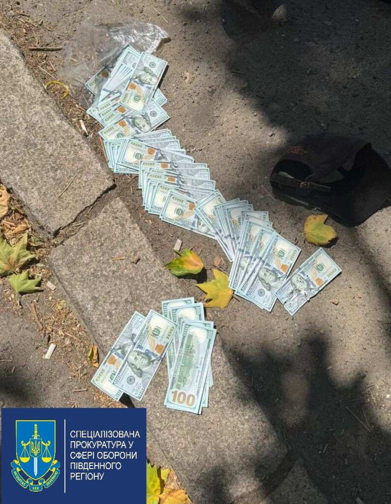 У Миколаєві військовий продавав гуманітарні автівки для ЗСУ