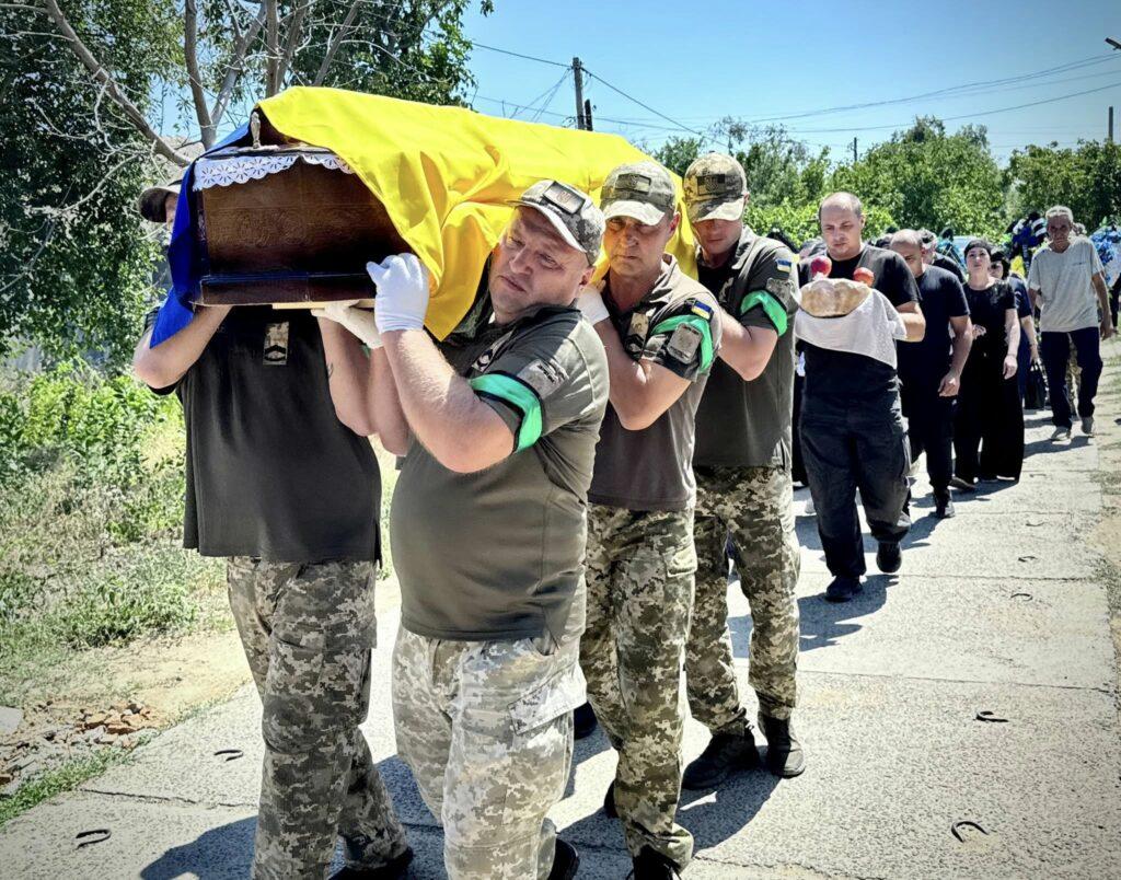 В Одесской области простились с погибшим на войне пограничником Александром Бурьяновым