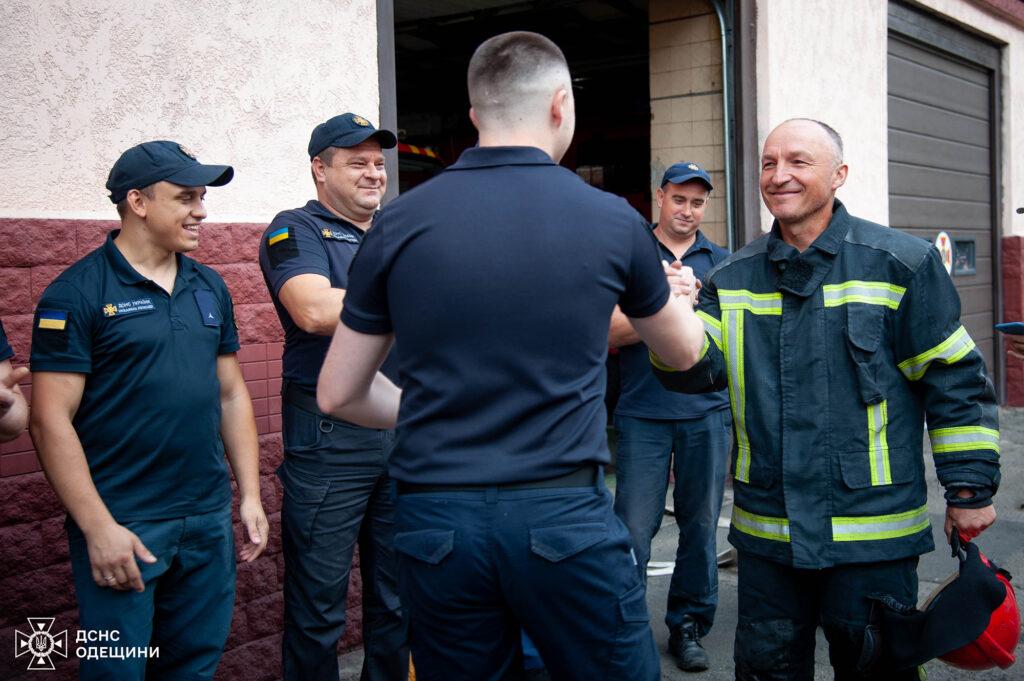 Одеські рятувальники провели на пенсію одразу трьох колег