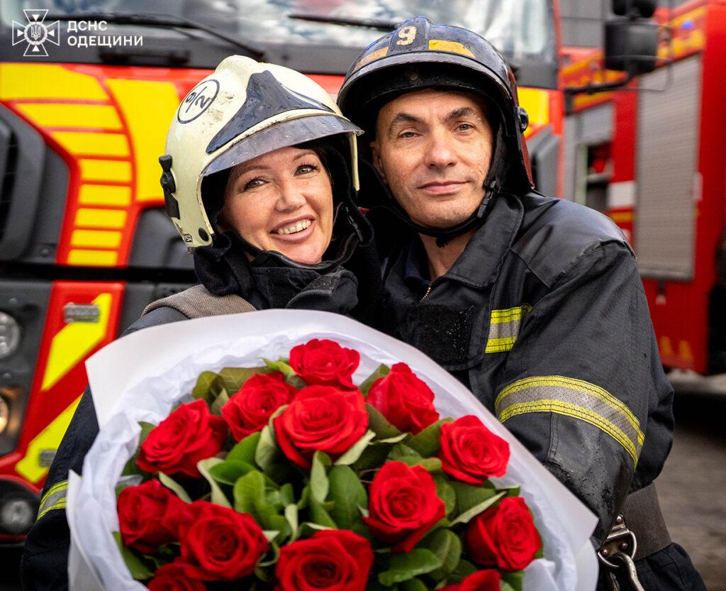 Півстоліття відданої служби: одеські рятувальники провели на пенсію двох колег