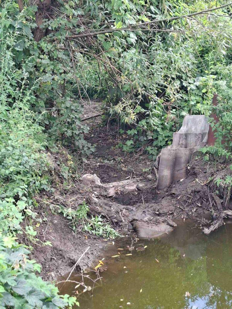 Самовільно перекрили русло річки на Одещині: порушників оштрафували