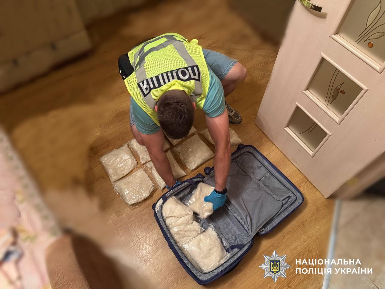В Одесі у 18-річного хлопця вилучили партію наркотиків на 20 мільйонів гривень