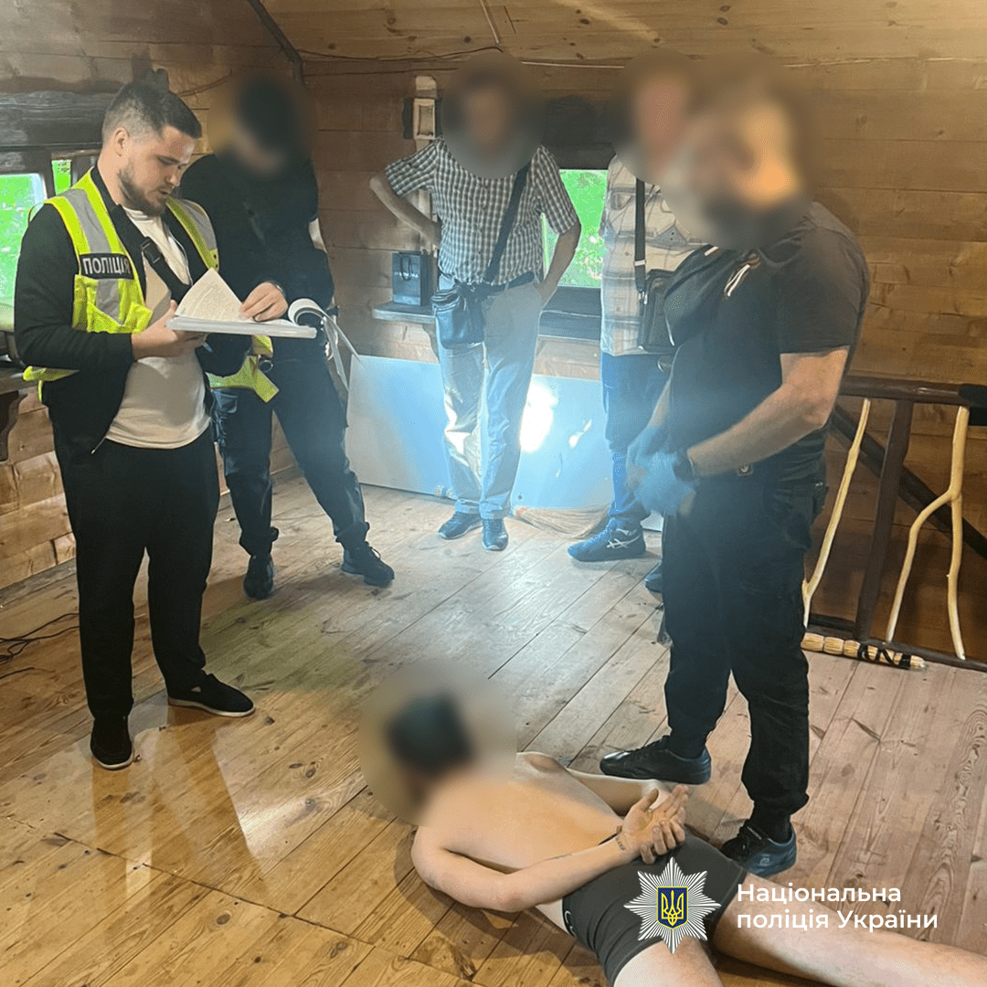 Розвозили кокаїн під час комендантської години: в Одесі, Києві та Дніпрі затримали учасників банди Розвозили кокаїн під час комендантської години: в Одесі, Києві та Дніпрі затримали учасників банди