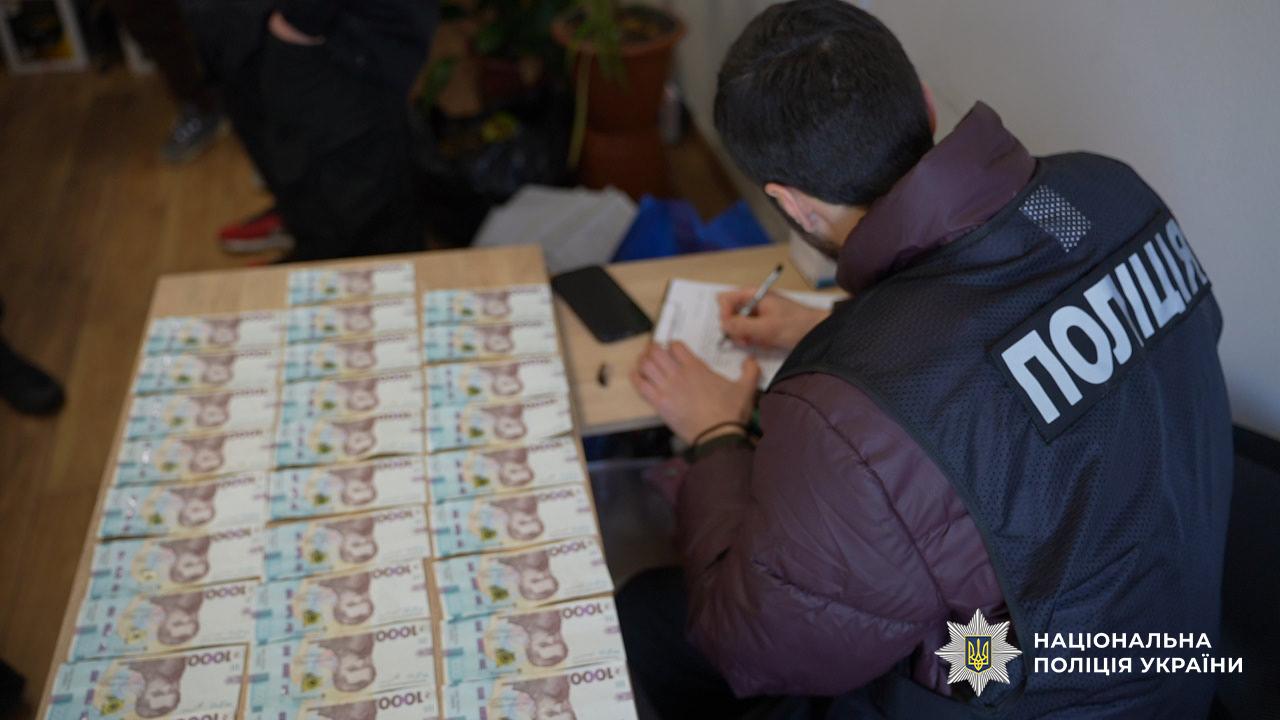 Майже сотня ошуканих інвесторів: на Одещині судитимуть учасників фінансової піраміди