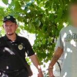 Проник в чужое домовладение и избил хозяина: полиция задержала жителя Одесской области за грабеж