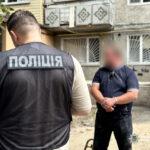 В Одессе мужчина, угрожая пистолетом, угнал машину таксиста