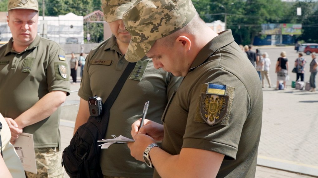 В Одесском районе задержали мужчину, который угнал служебное авто ТЦК с документами