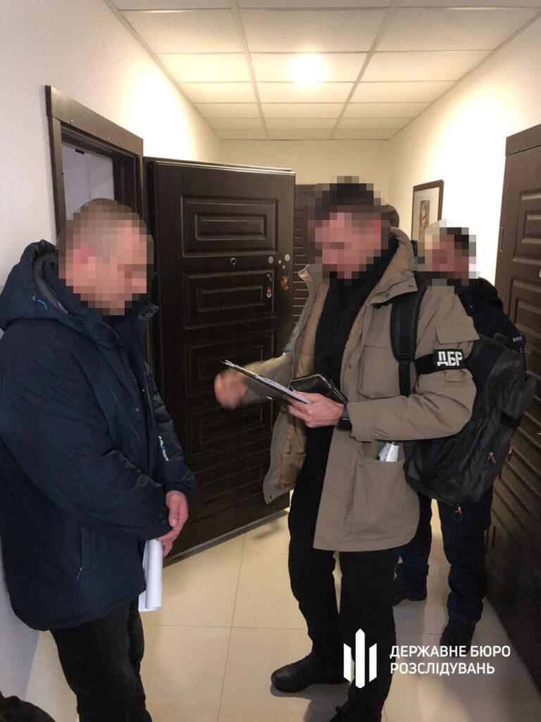 Зарабатывали десятки миллионов гривен: в Одесской области разоблачили схему переправки мужчин за границу