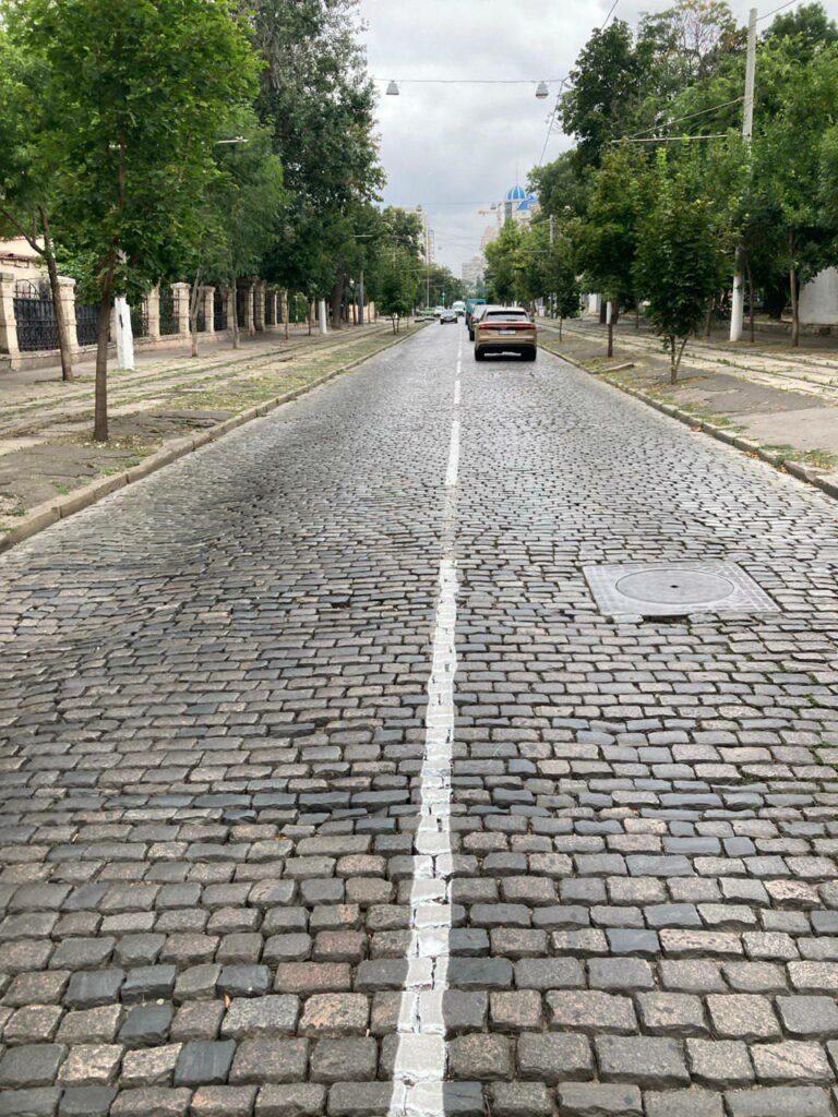 В Одесі оновлюють розмітку на дорогах та пішохідних переходах
