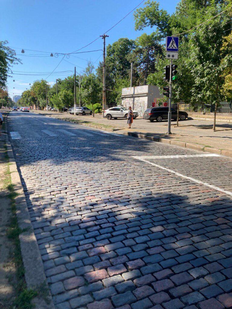 В Одесі оновлюють розмітку на дорогах та пішохідних переходах