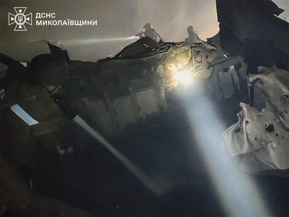 Россияне нанесли ракетный удар по жилому району Николаева — пострадали семь человек