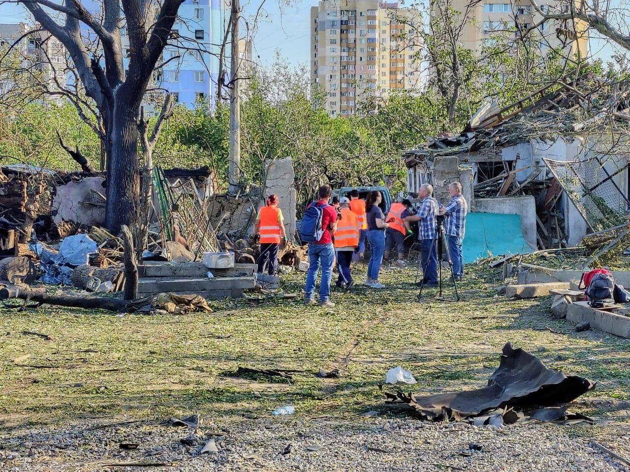 Россияне нанесли ракетный удар по жилому району Николаева — пострадали семь человек