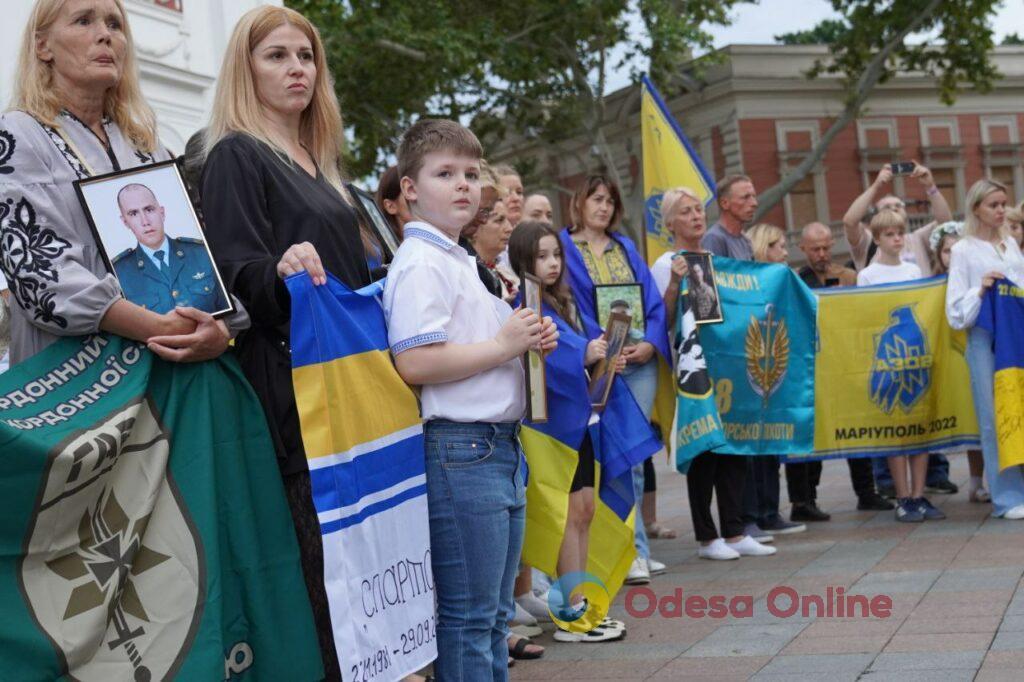В Одесі пройшла акція памʼяті загиблих Героїв (фоторепортаж) В Одесі пройшла акція памʼяті загиблих Героїв (фоторепортаж)