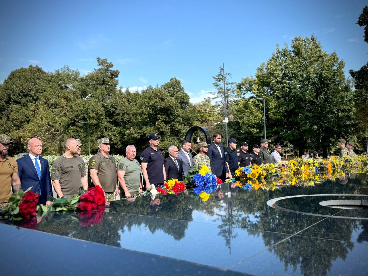 В Одессе почтили Героев и вручили государственные награды