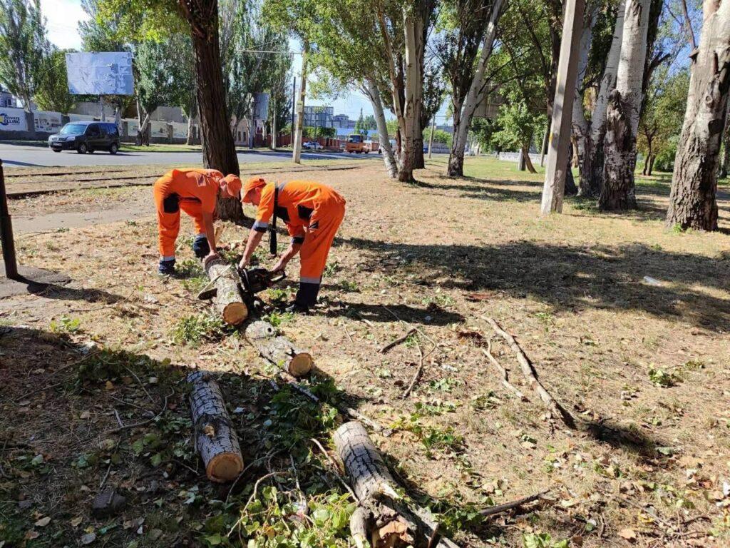 В Одессе продолжают ликвидировать последствия непогоды