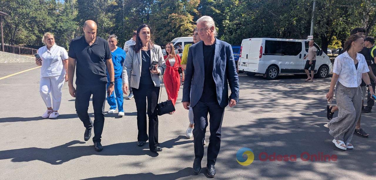 Уполномоченная президента по вопросам безбарьерности посетила Одессу и проверила городские медучреждения Уполномоченная президента по вопросам безбарьерности посетила Одессу и проверила городские медучреждения