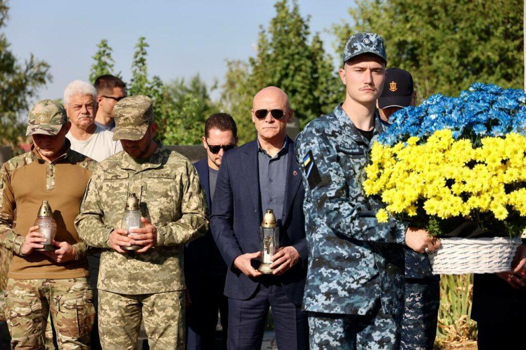 В Одесі вшанували пам’ять загиблих Захисників і Захисниць України В Одесі вшанували пам’ять загиблих Захисників і Захисниць України