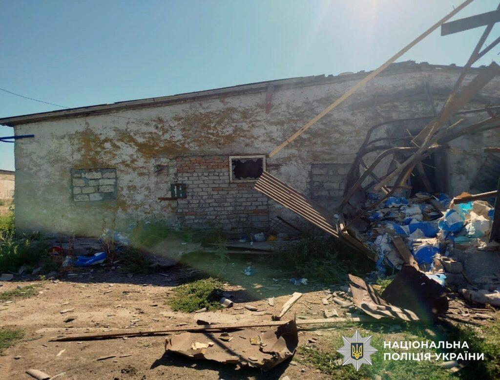 Трое погибших и восемь раненых: последствия ударов российских войск по Херсонской области