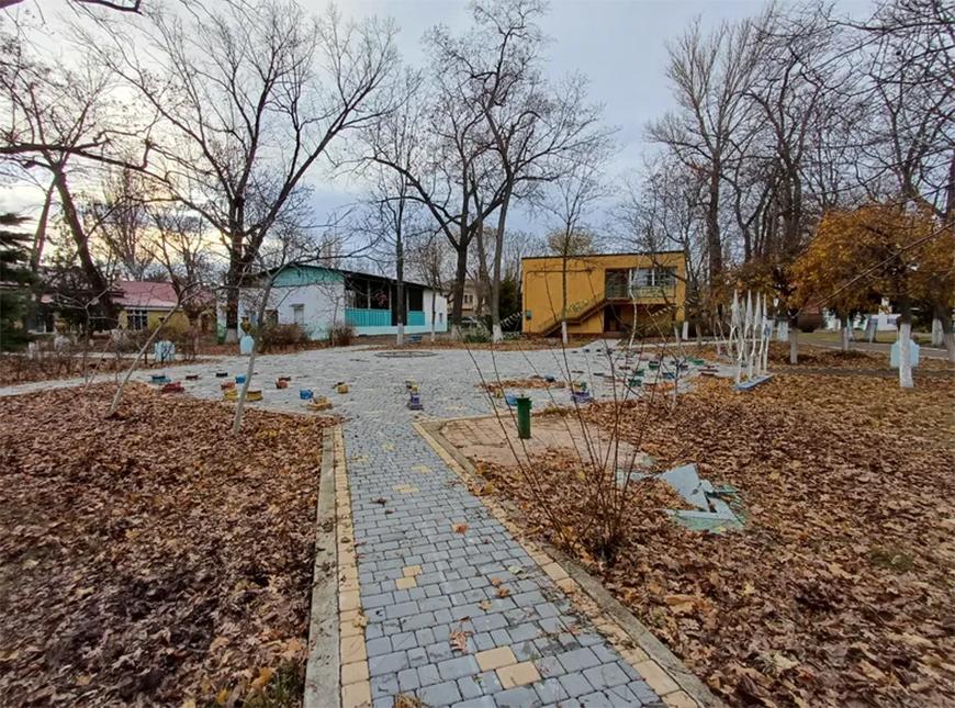 В Одесі виставили на продаж дитячий табір: городяни бояться, що замість нього зведуть чергові висотки