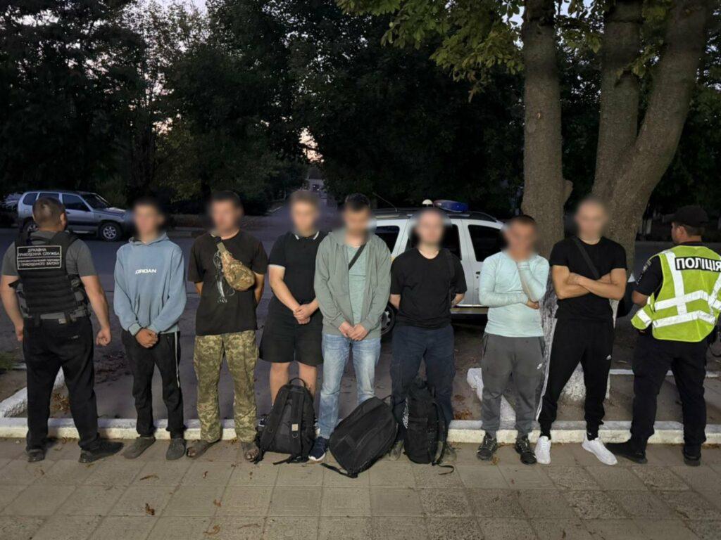 На підводі до Молдови: одеські прикордонники завадили переправці чоловіків