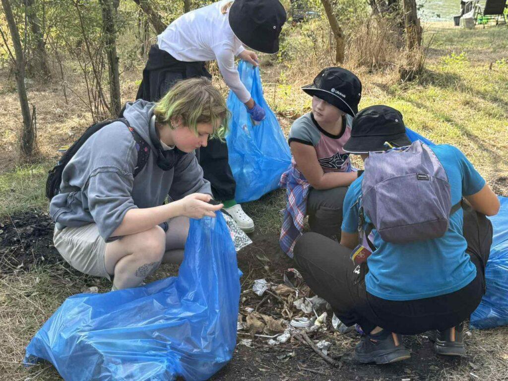 Тонну сміття зібрали волонтери в Нацпарку на Одещині