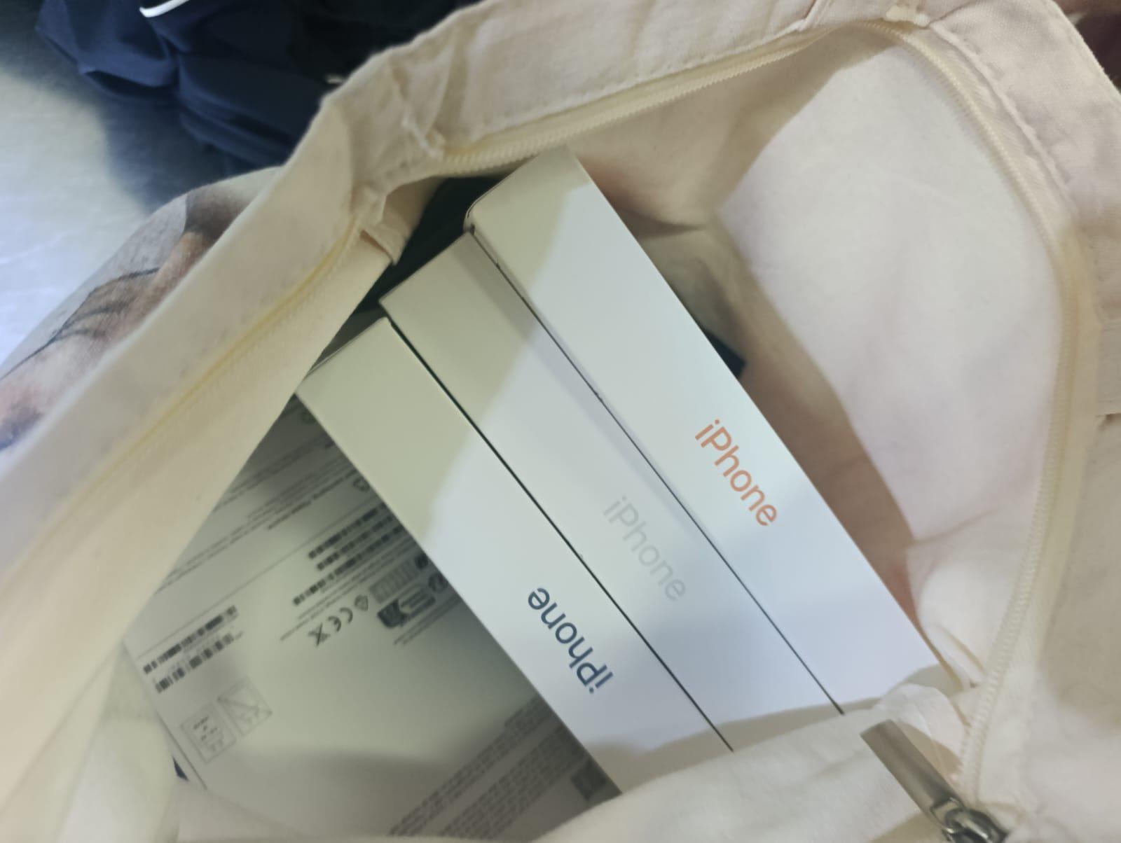 Одеські митники вилучили партію iPhone 17 на два мільйони гривень (фото)