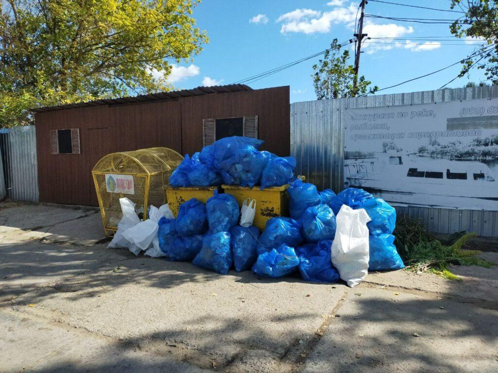 Тонну сміття зібрали волонтери в Нацпарку на Одещині