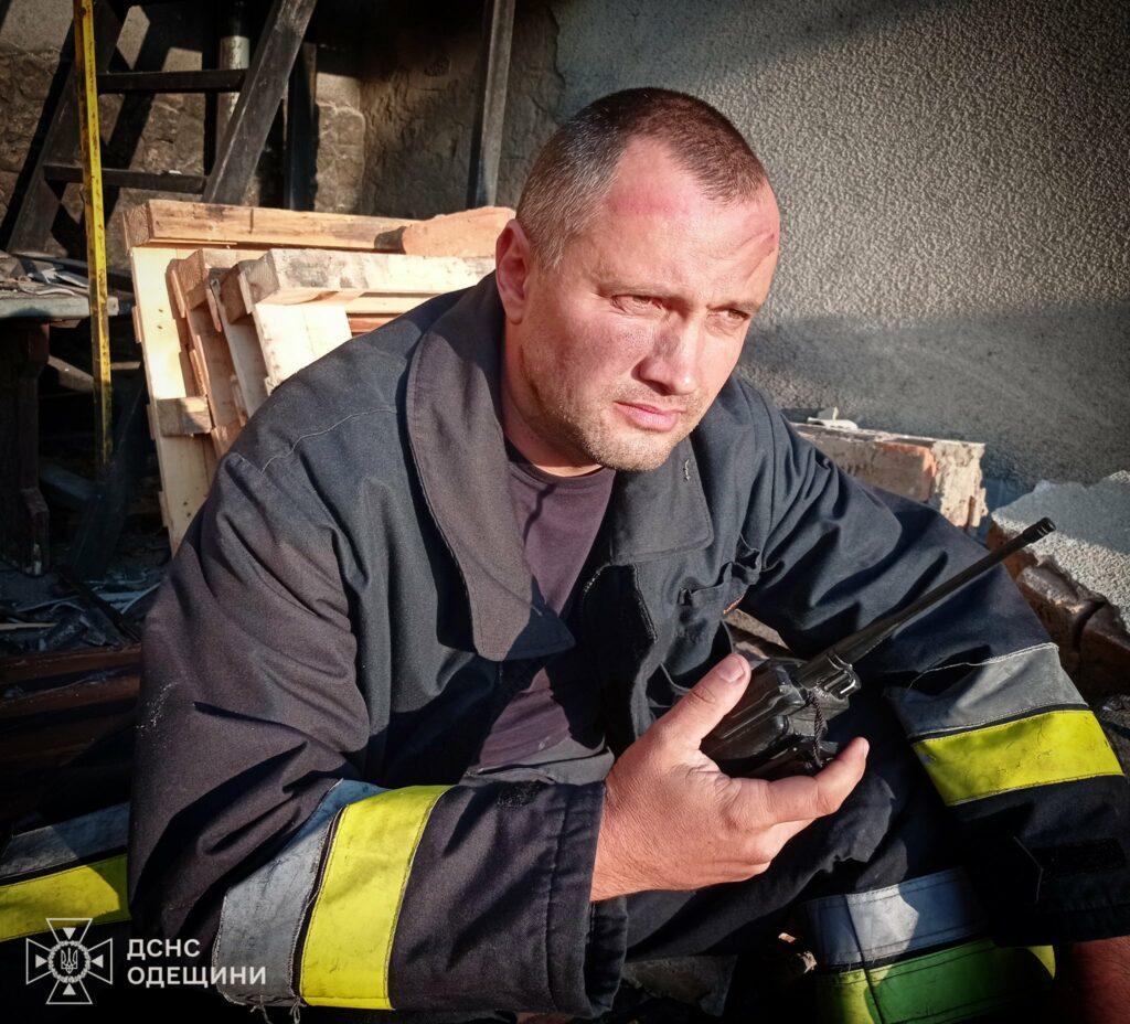 Справжня мужність має обличчя: як одеські рятувальники ліквідували наслідки нічної атаки