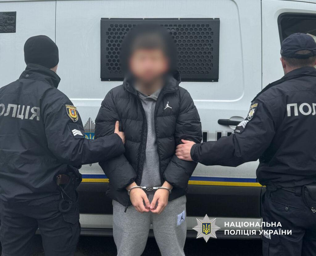В Одесі судитимуть трьох чоловіків за вимагання 20 тисяч доларів надуманого боргу