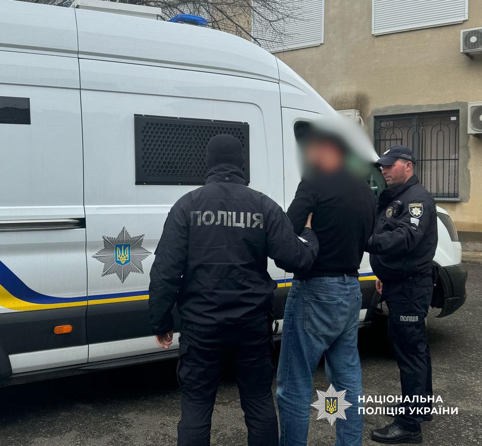 В Одесі судитимуть трьох чоловіків за вимагання 20 тисяч доларів надуманого боргу