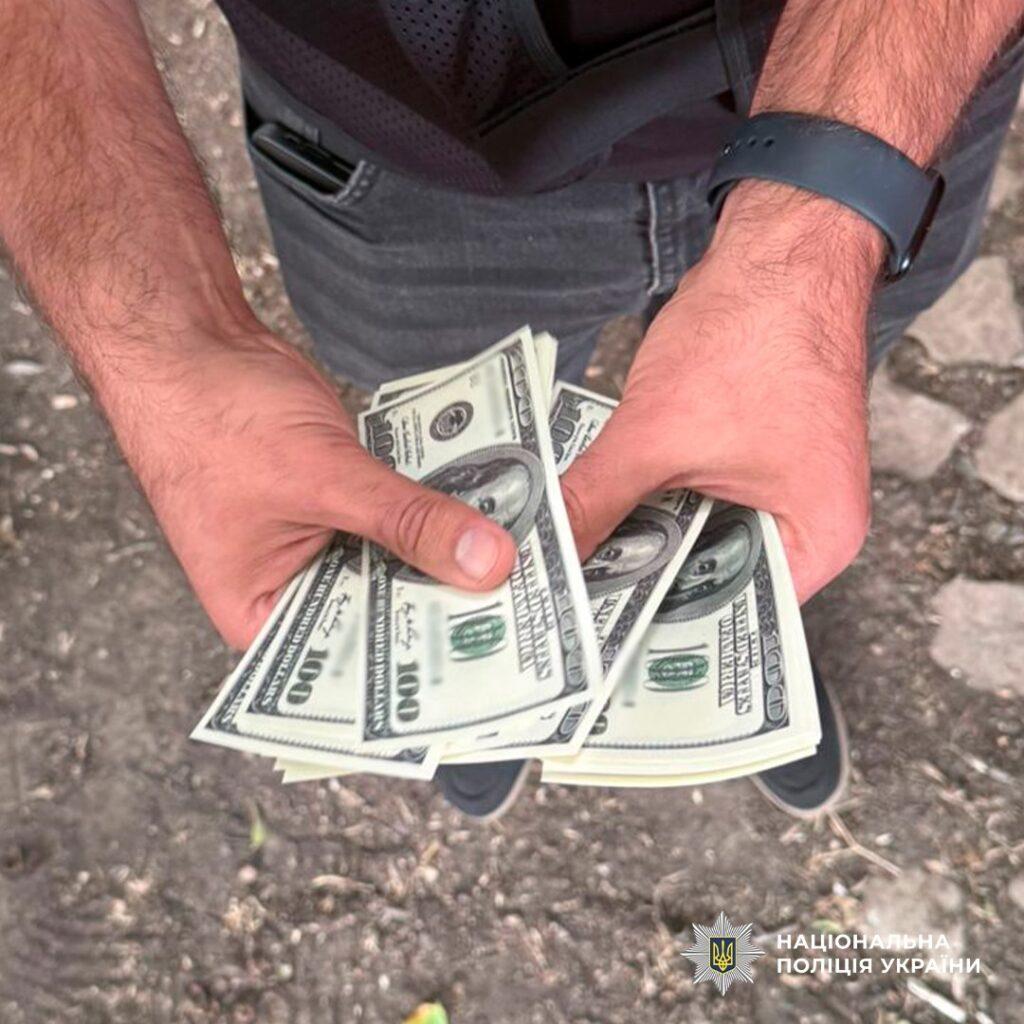 2000 доларів за іспити з водіння: затримали одесита, який запевняв «клієнтів», що має вплив на ТСЦ
