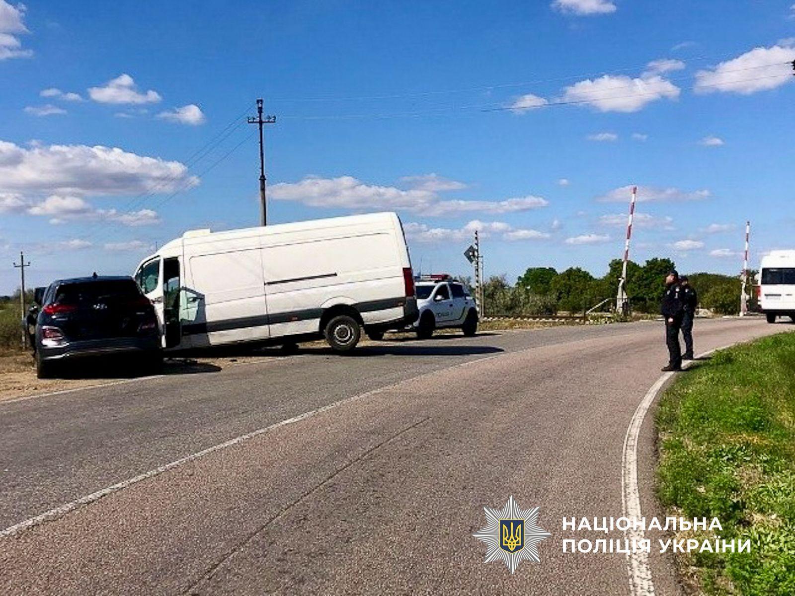 На Одещині зіткнулися легковик та вантажівка: постраждали чотири людини