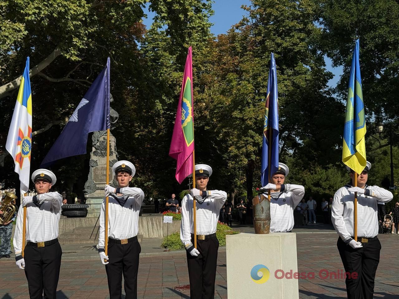 В Одесі святкують День міста: підняття прапорів, нагородження та відкриття нової зірки (фото)