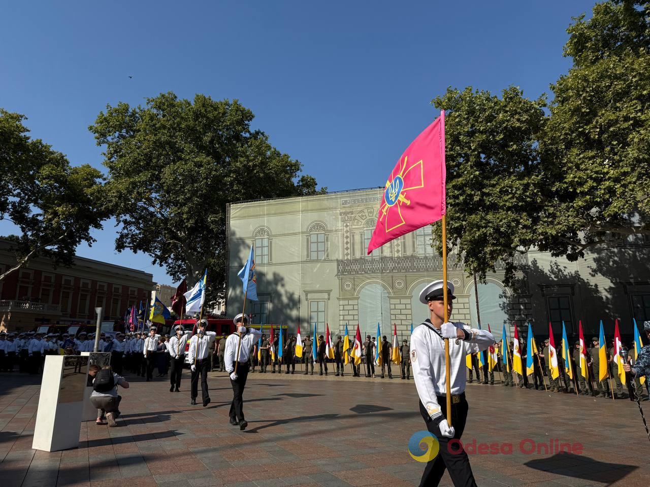 В Одесі святкують День міста: підняття прапорів, нагородження та відкриття нової зірки (фото)