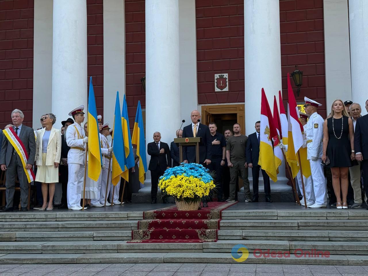 В Одесі святкують День міста: підняття прапорів, нагородження та відкриття нової зірки (фото)