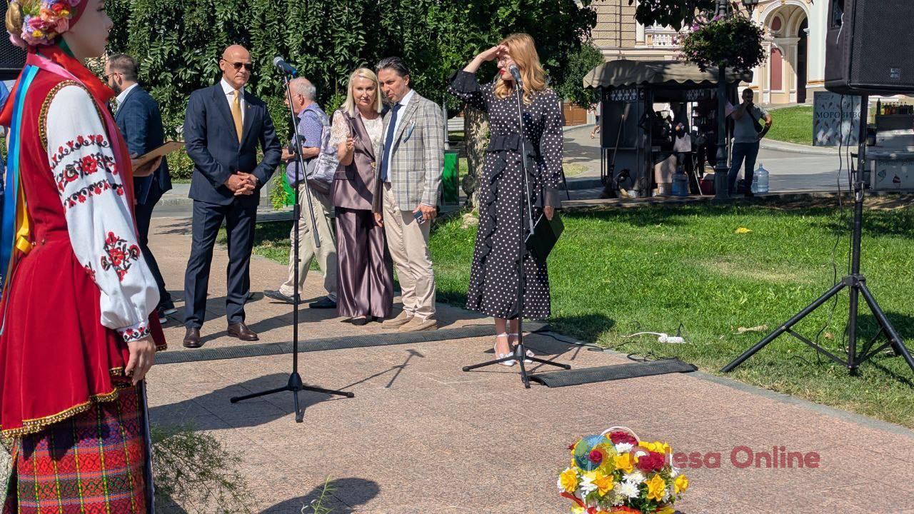 В Одесі святкують День міста: підняття прапорів, нагородження та відкриття нової зірки (фото)