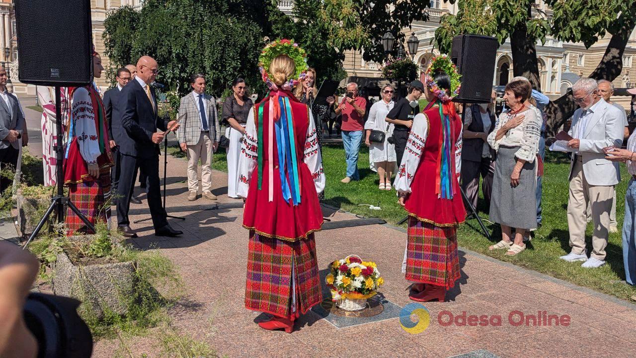 В Одесі святкують День міста: підняття прапорів, нагородження та відкриття нової зірки (фото)