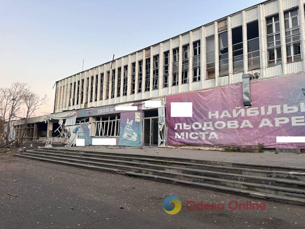 РФ атакувала Одесу ударними безпілотниками: пошкоджені житлові будинки РФ атакувала Одесу ударними безпілотниками: пошкоджені житлові будинки