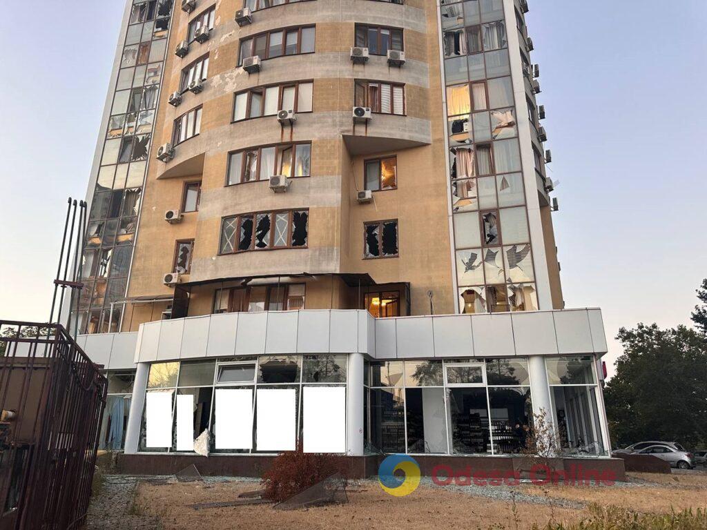 РФ атакувала Одесу ударними безпілотниками: пошкоджені житлові будинки РФ атакувала Одесу ударними безпілотниками: пошкоджені житлові будинки