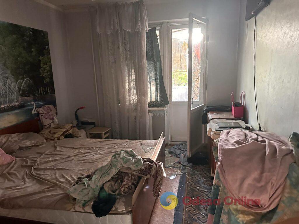 Нічний удар по Одесі: фоторепортаж зсередини пошкодженого будинку Нічний удар по Одесі: фоторепортаж зсередини пошкодженого будинку