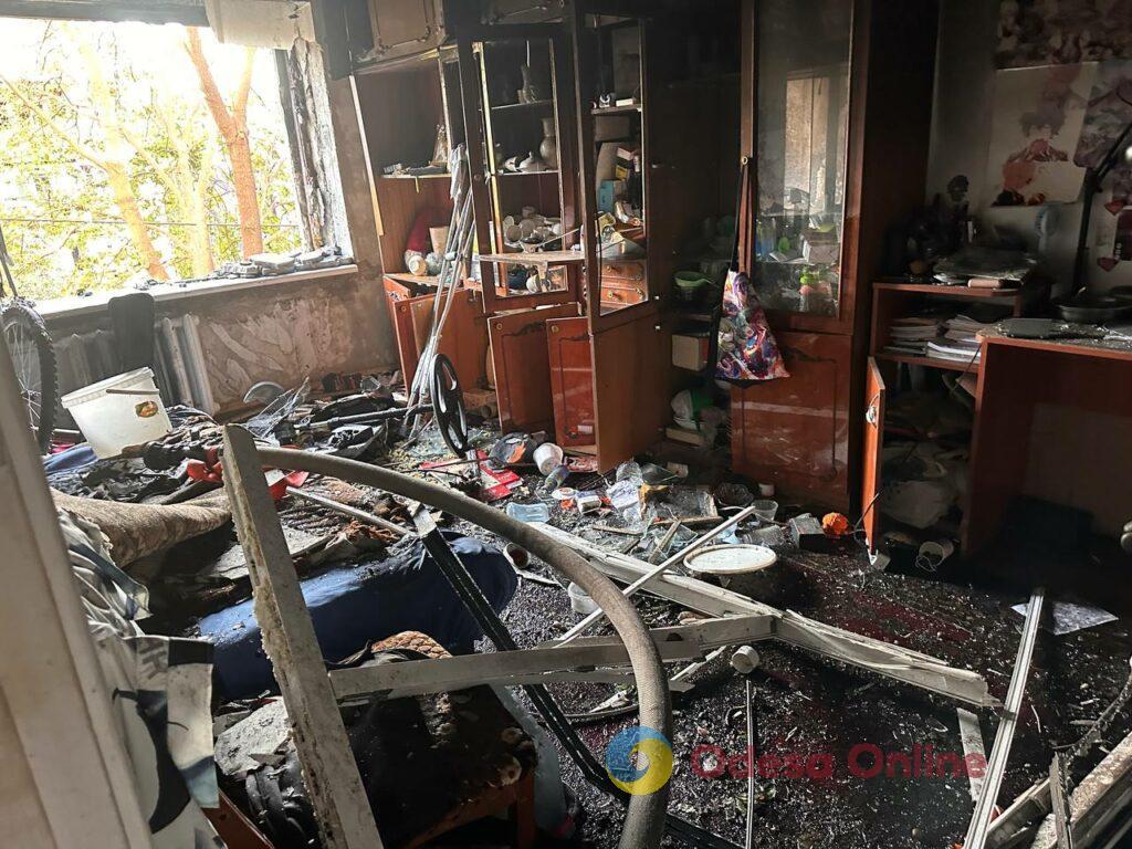 Нічний удар по Одесі: фоторепортаж зсередини пошкодженого будинку Нічний удар по Одесі: фоторепортаж зсередини пошкодженого будинку