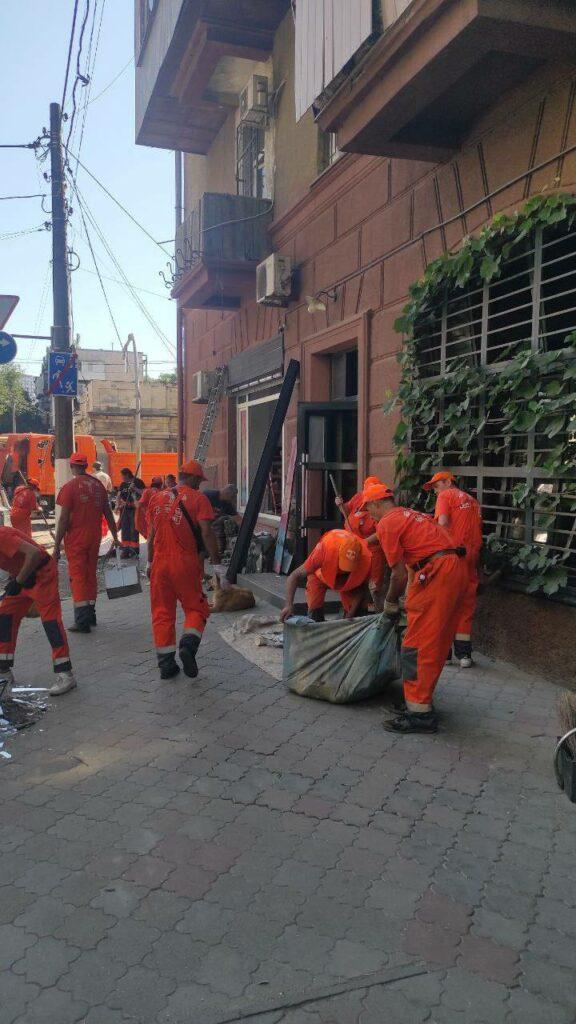 Внаслідок ворожої атаки в Одесі вибито близько 300 вікон (фото)