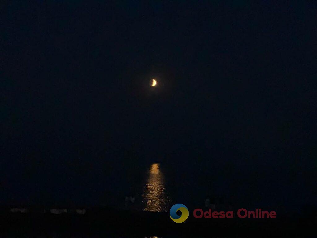«Кровавая Луна» взошла над Одессой (фоторепортаж)